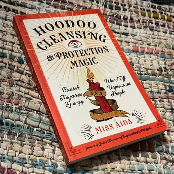 NEW- Hoodoo Cleansing and Protection Magic - A Book by Miss Aida - Picture 1 of 6